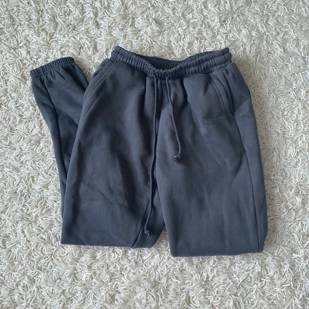 grey cuffed sweatpants